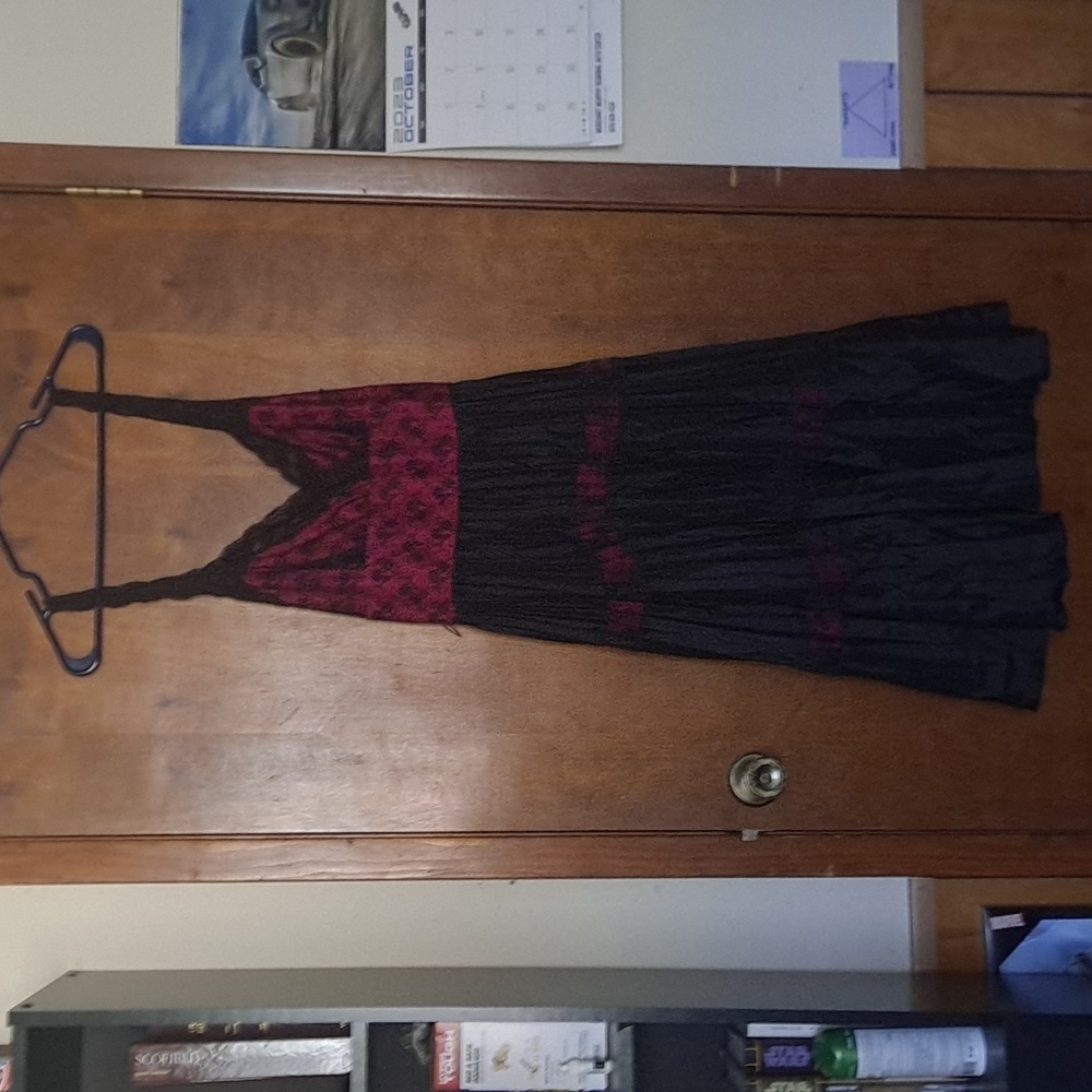 Betsey Johnson new York dress. Size 8, red and black
